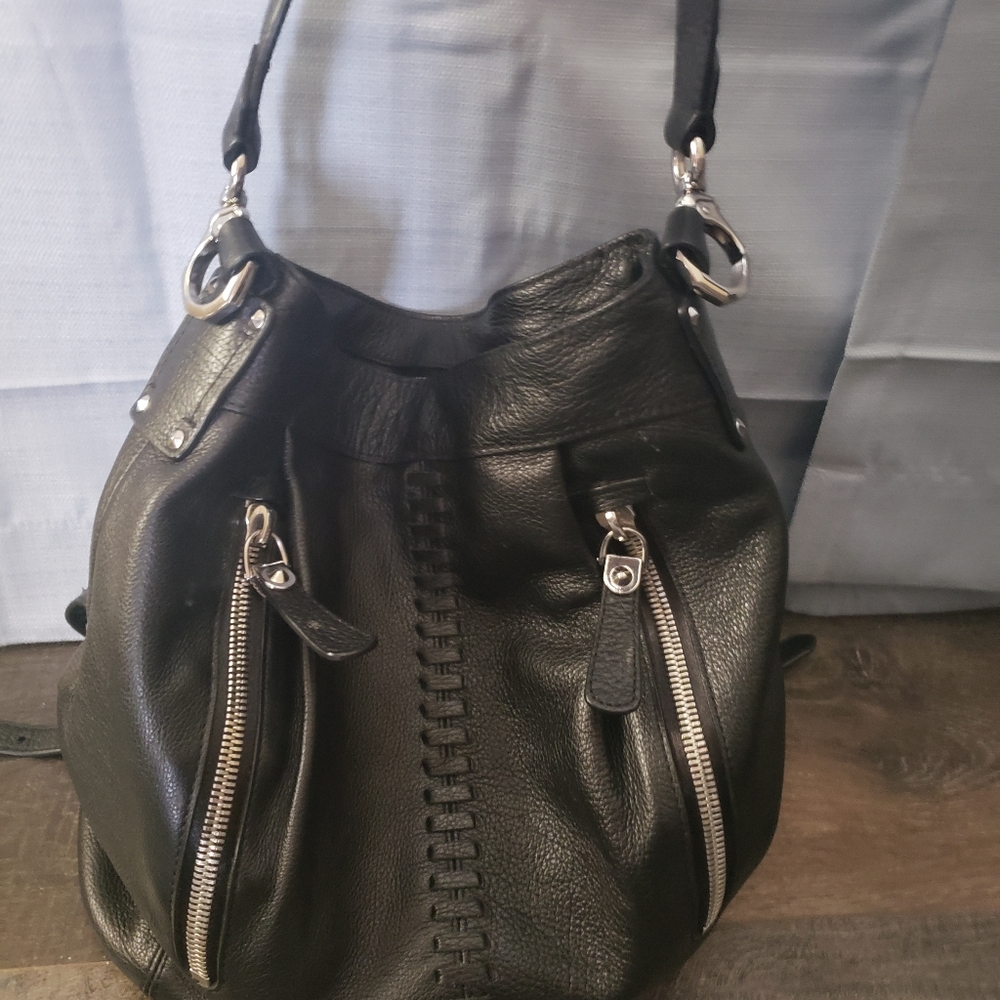 EUC ORYANY BEAUTIFUL LEATHER SHOULDER/BACKPACK